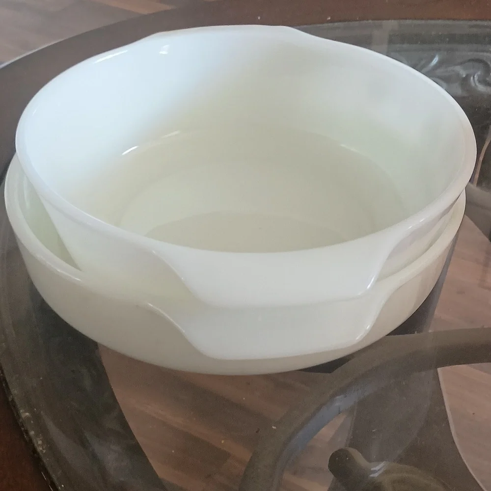 McKee Primrose Dream Set Of 2. Very Nice Milkglass Style. Collectable.